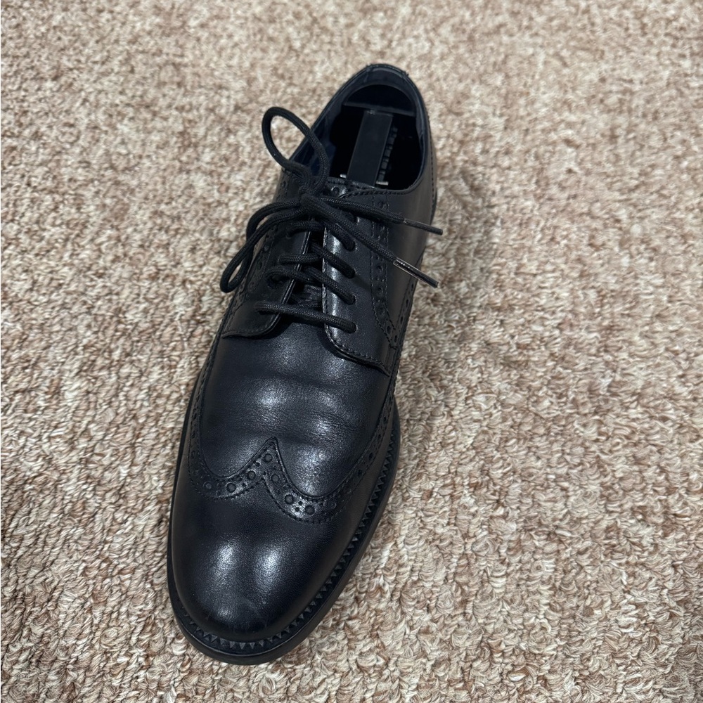 Cole Haan Black Oxfords Timeless Leather Design